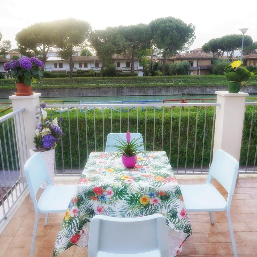 Residence Deamarina Marina di Massa Eksteriør billede