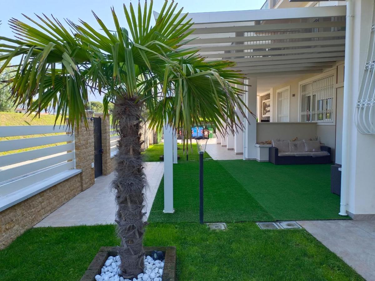 Residence Deamarina Marina di Massa Eksteriør billede